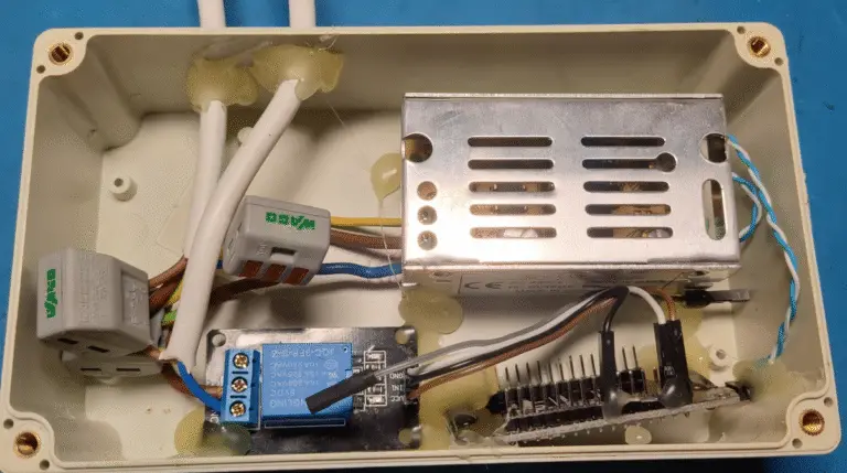 DIY ESP8266 Tasmota Timer inside